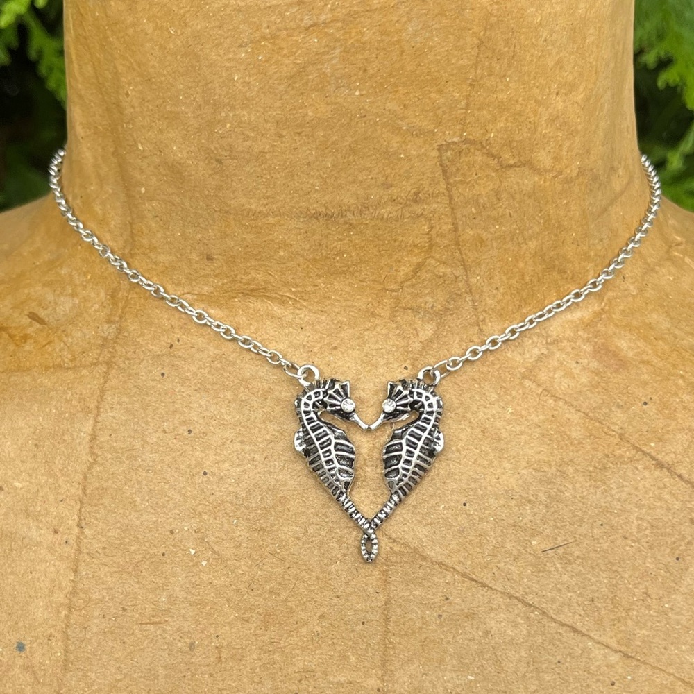 Vintage; Duel Lovers SeaHorse Pendant Necklace; Silver Crystals; NWOT; 16-19in